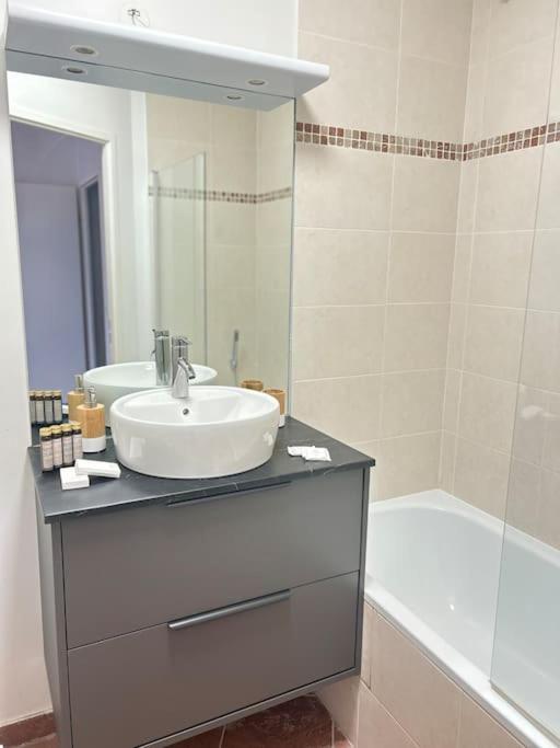 Once Upon A Time - 7Min From Disneyland - Free Private Parking - Self Checkin - Balcony - Barbecue Magny-le-Hongre Exterior foto